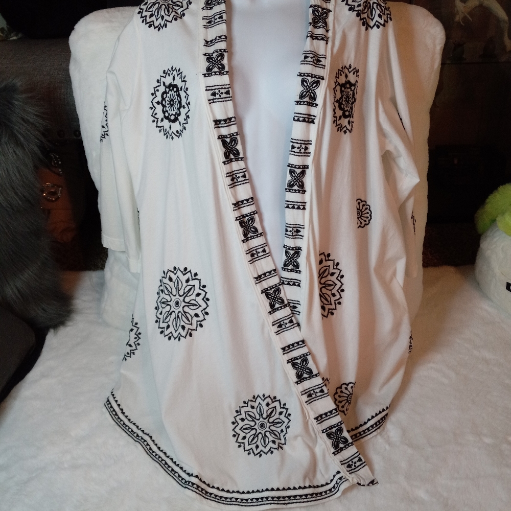 Johnny Was Short Oversized Embroidered Kimono Top